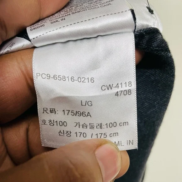 LEVI’S Authentic Charcoal black denim shirt for women’s - Picture 6 of 8